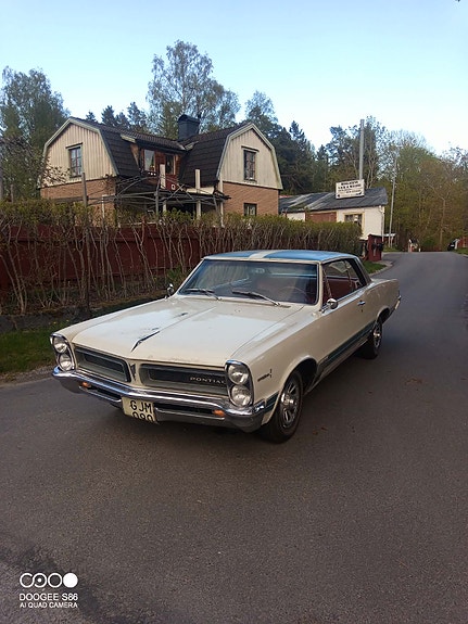 Pontiac LeMans 2 of 5