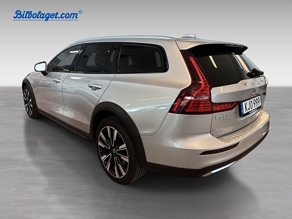 Volvo V60 Cross Country 6 of 10