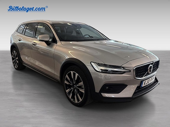 Volvo V60 Cross Country 4 of 11