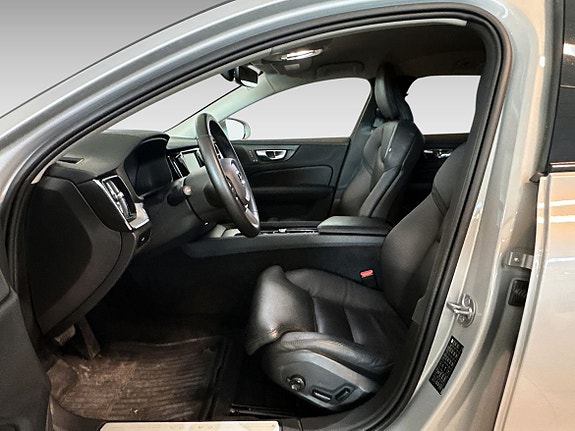 Volvo V60 Cross Country 7 of 10
