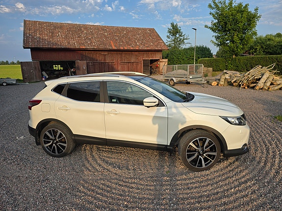 Nissan Qashqai 2 of 5