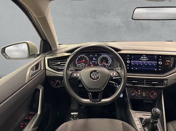 Volkswagen Polo 14 of 25