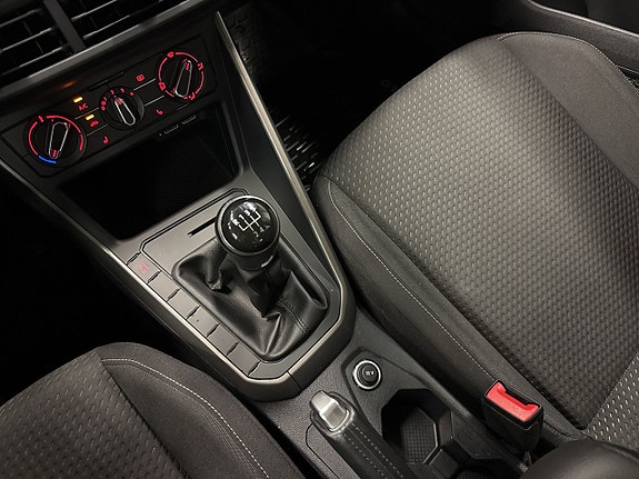 Volkswagen Polo 21 of 25