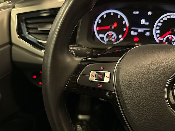 Volkswagen Polo 16 of 25
