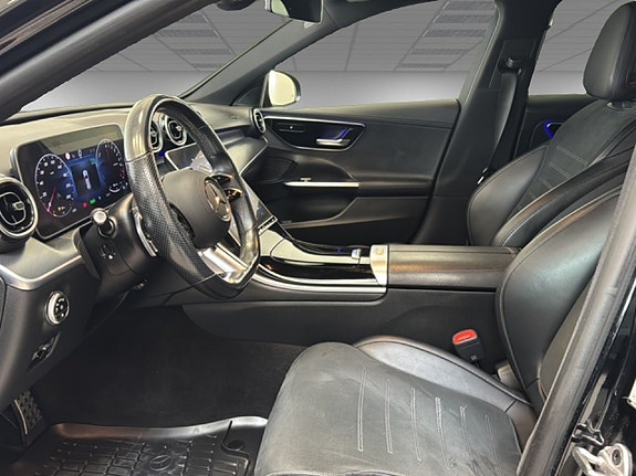 Mercedes-Benz C300 8 of 17