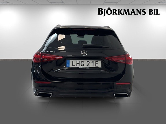Mercedes-Benz C300 5 of 17