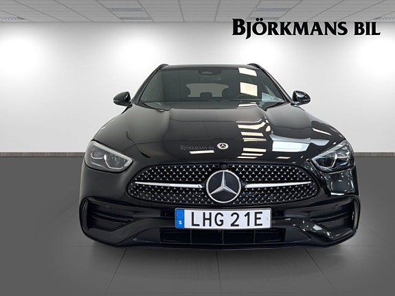 Mercedes-Benz C300 2 of 17