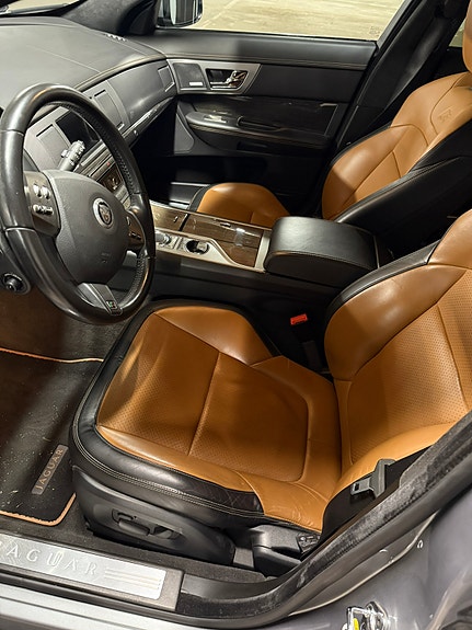 Jaguar XFR 5 of 5