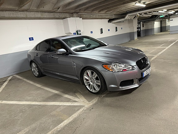 Jaguar XFR 2 of 5