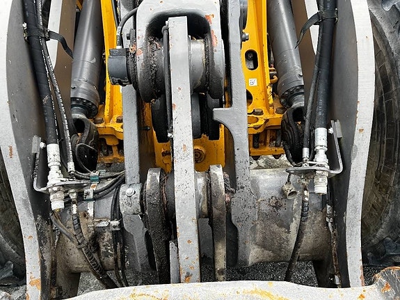 Volvo L 90 H 7 of 7