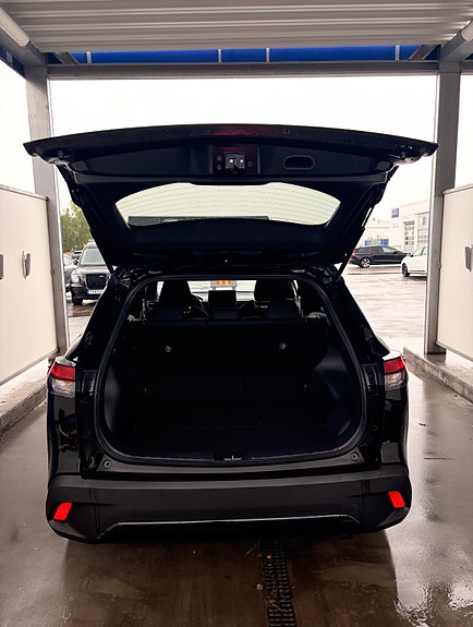 Toyota Corolla Cross 4 of 8
