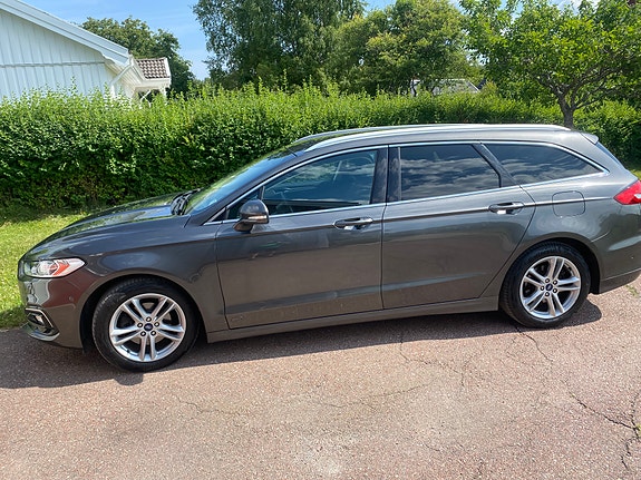 Ford Mondeo 2 of 3