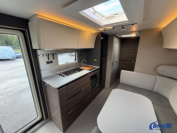 Adria ALPINA 663 PT * Barnkammare * Queenbed * 9 of 14