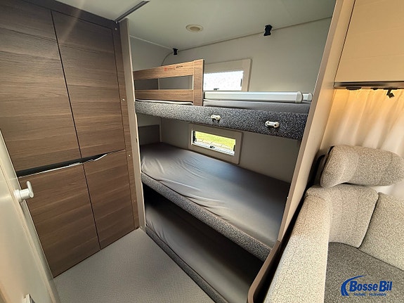 Adria ALPINA 663 PT * Barnkammare * Queenbed * 11 of 14