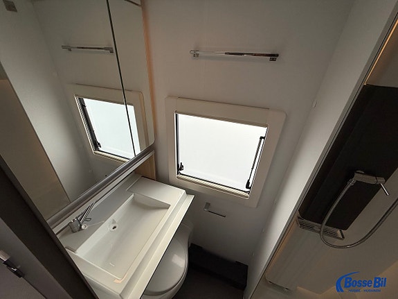 Adria ALPINA 663 PT * Barnkammare * Queenbed * 14 of 14