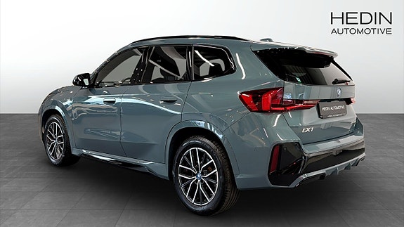 BMW iX1 2 of 5