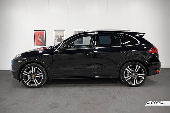 Porsche Cayenne S 2 of 5