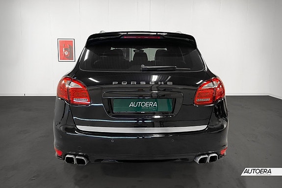 Porsche Cayenne S 4 of 5