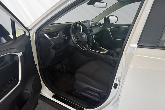 Toyota RAV4 5 of 6