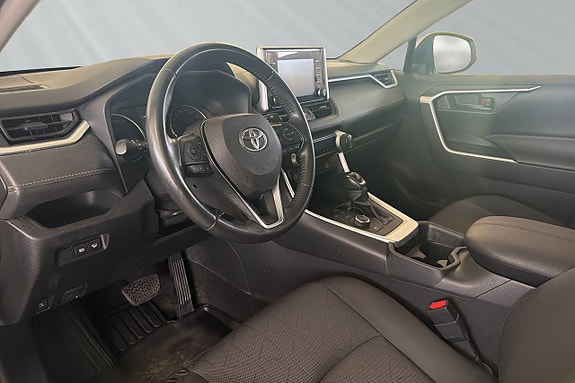 Toyota RAV4 4 of 6