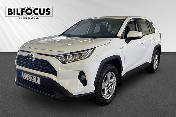 Toyota RAV4 3 of 6