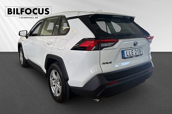 Toyota RAV4 2 of 6