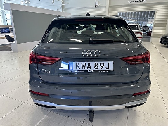 Audi Q3 4 of 5
