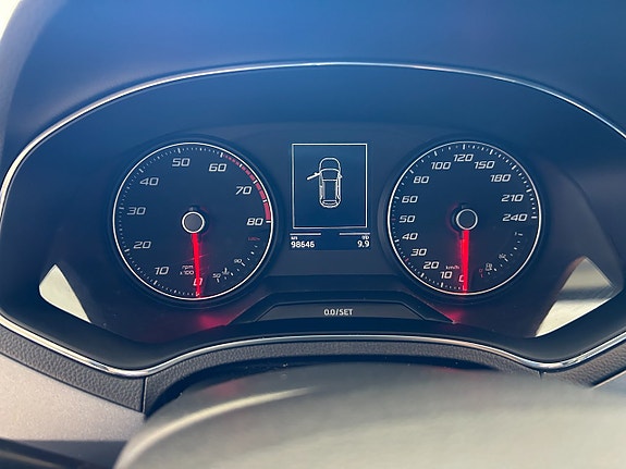 Seat Arona 10 of 13