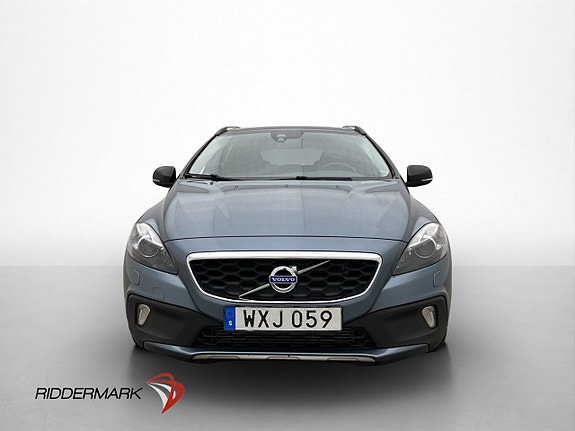 Volvo V40 Cross Country 2 of 5