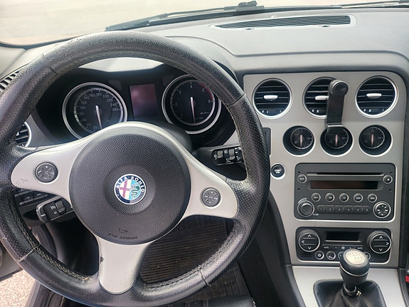 Alfa Romeo 159 3 of 5