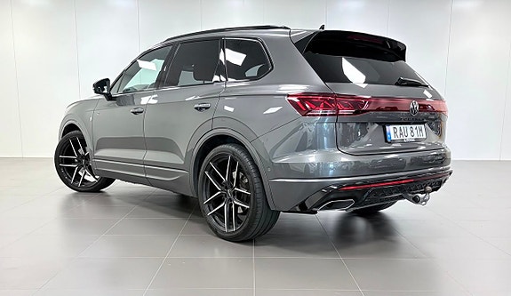 Volkswagen Touareg 3 of 21