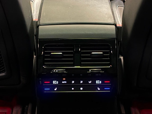 Volkswagen Touareg 15 of 21