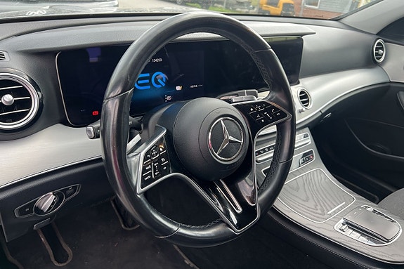 Mercedes-Benz E300 de 12 of 30