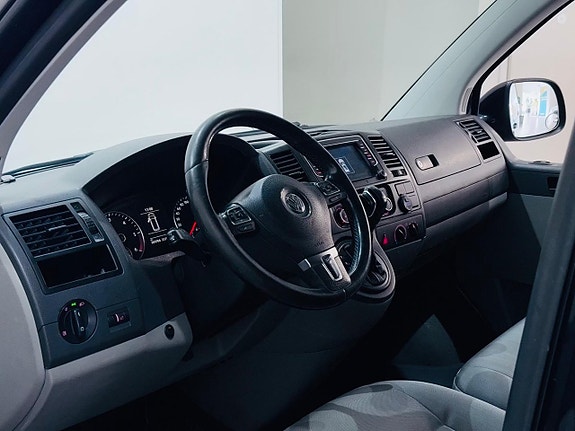 Volkswagen Transporter 10 of 17