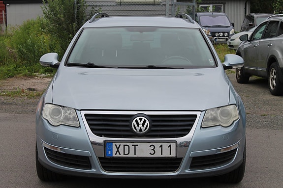 Volkswagen Passat 3 of 5
