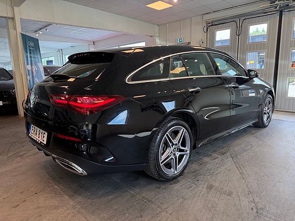 Mercedes-Benz CLA250 e 4 of 5