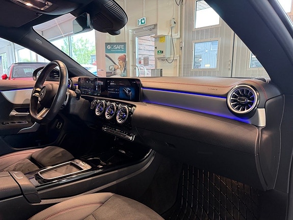 Mercedes-Benz CLA250 e 9 of 29