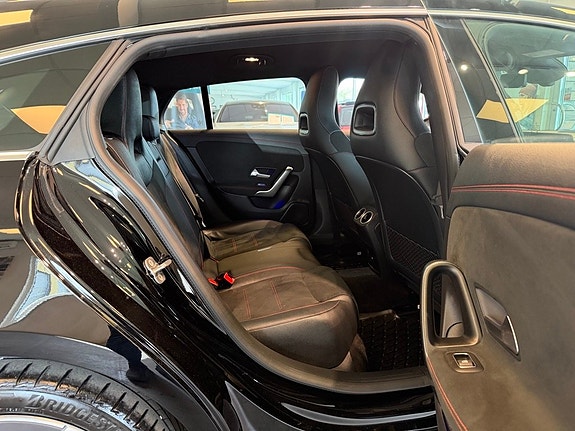 Mercedes-Benz CLA250 e 23 of 29