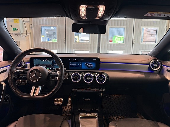 Mercedes-Benz CLA250 e 5 of 5