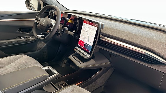 Renault Scenic E-Tech 12 of 19