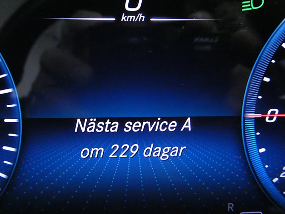 Mercedes-Benz EQC400 24 of 24