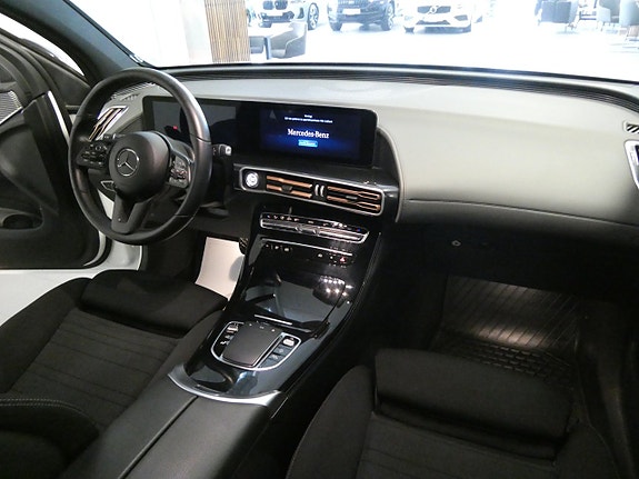 Mercedes-Benz EQC400 18 of 24