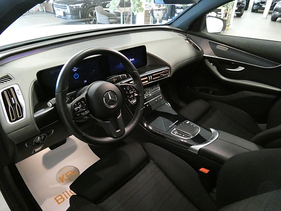 Mercedes-Benz EQC400 17 of 24