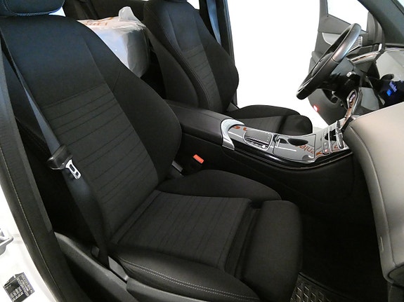 Mercedes-Benz EQC400 19 of 24