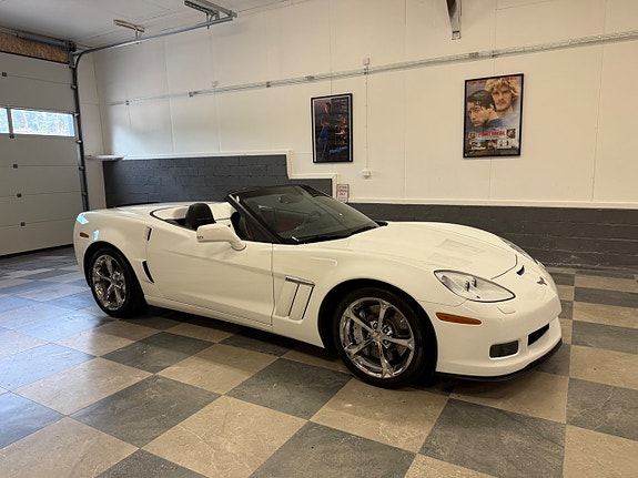 Chevrolet Corvette 2 of 5