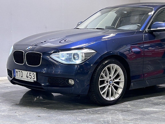 BMW 118d 3 of 5