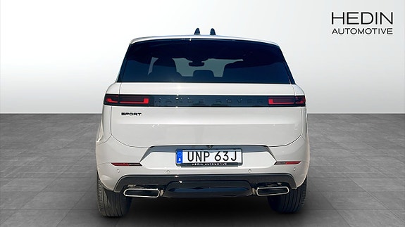 Land Rover Range Rover Sport 7 of 9