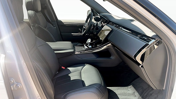 Land Rover Range Rover Sport 3 of 5