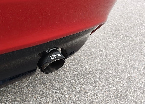 Jaguar XE 7 of 12