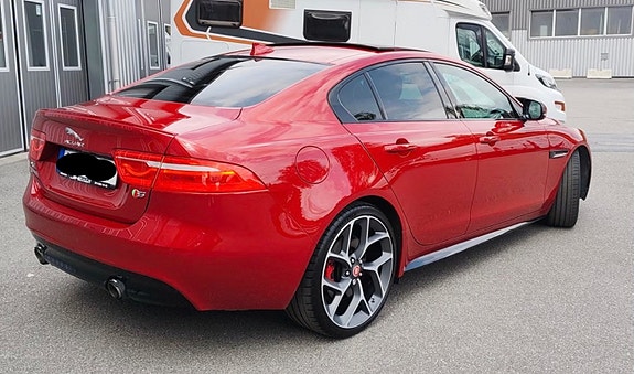 Jaguar XE 6 of 12